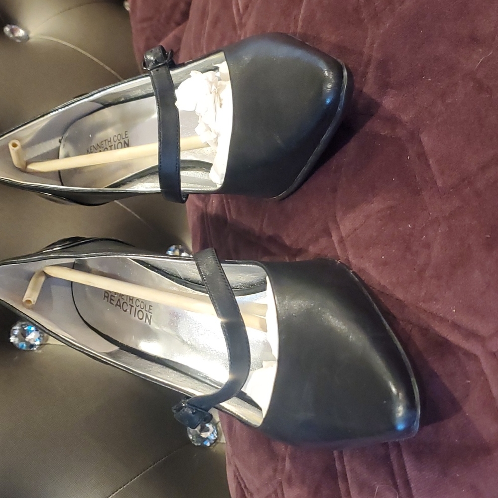 Kenneth Cole Reaction, Go 2 Town pointy toe pumps,  patent heel, size 7.5